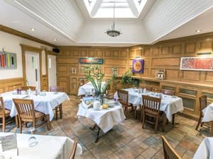 thumbnail: Restaurant