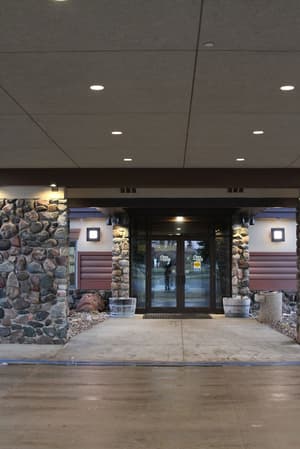 thumbnail: Interior entrance
