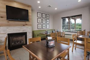 thumbnail: Breakfast area