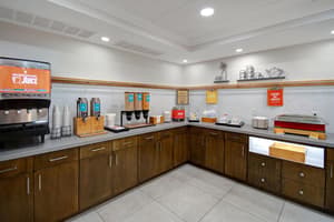 thumbnail: Breakfast area