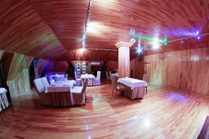 thumbnail: Restaurant