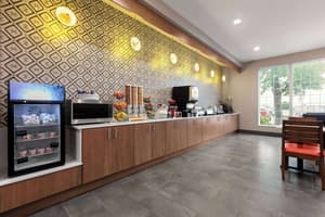 thumbnail: Breakfast area