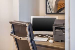 thumbnail: Business center