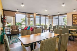 thumbnail: Breakfast area