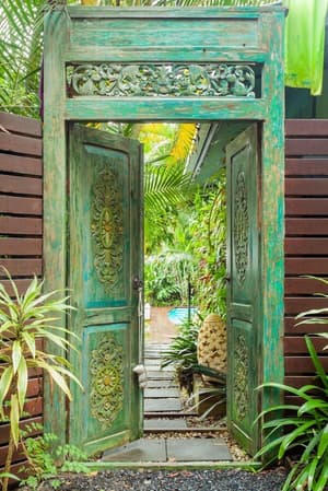 thumbnail: Front of property
