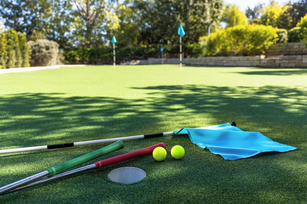 Mini-golf