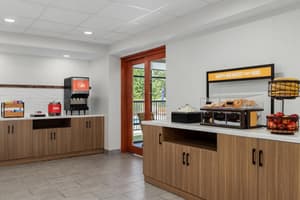 thumbnail: Breakfast area