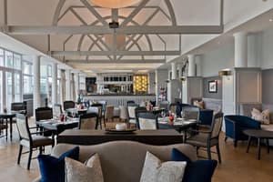thumbnail: Restaurant