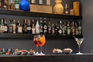 thumbnail: Bar (on property)