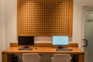 thumbnail: Business center