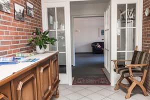 thumbnail: Interior entrance
