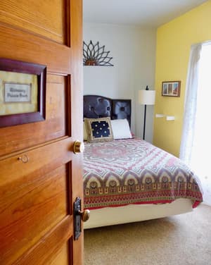 thumbnail: Room