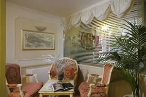 thumbnail: Interior entrance