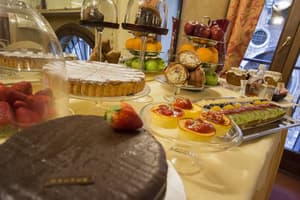 thumbnail: Breakfast area