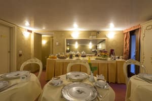 thumbnail: Breakfast area