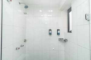 thumbnail: Bathroom amenities