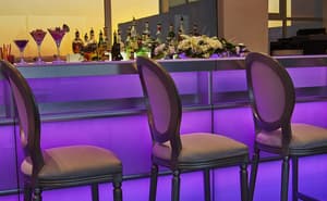 thumbnail: Poolside bar