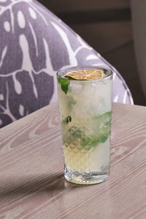 thumbnail: Bar (on property)