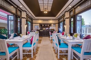 thumbnail: Restaurant