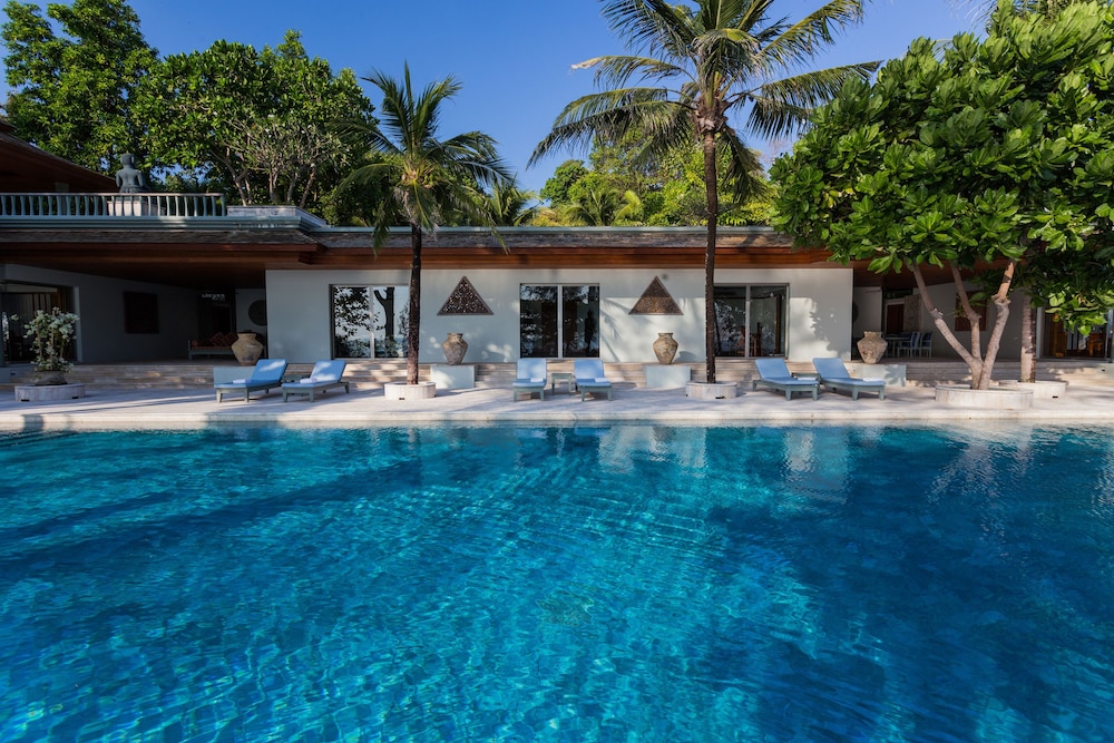 Private pool