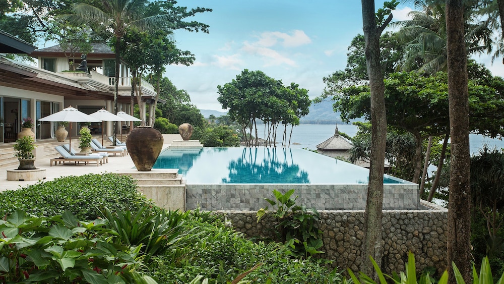 Private pool