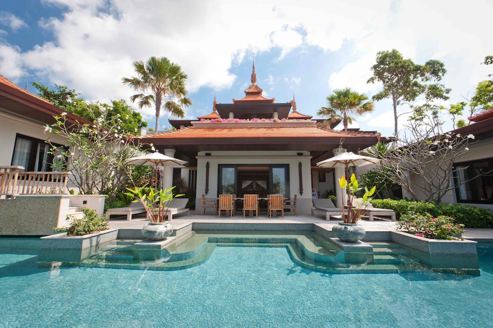 Private pool