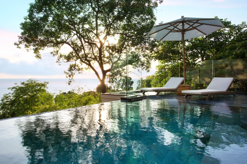 Private pool