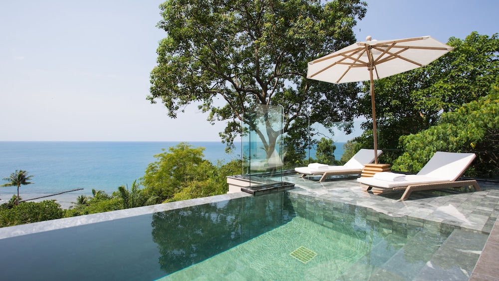 Beach/ocean view