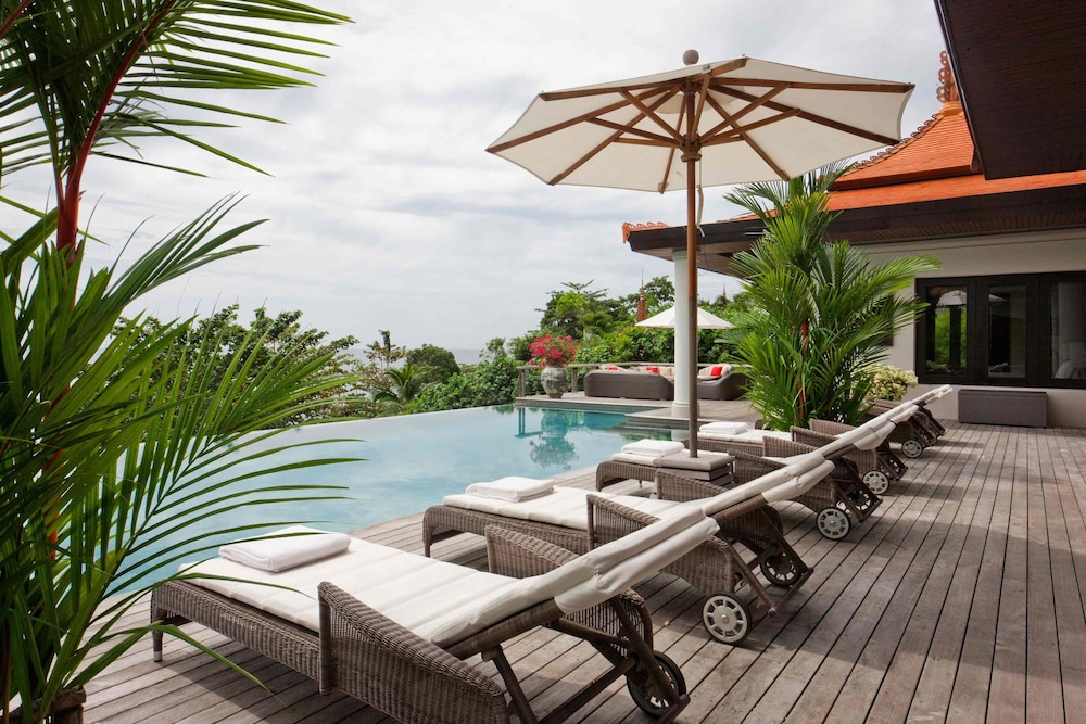 Private pool