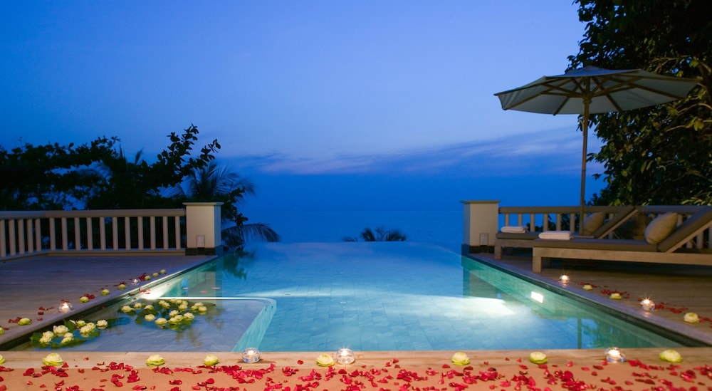 Private pool