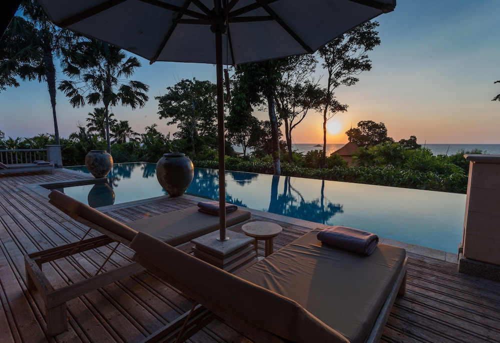 Private pool