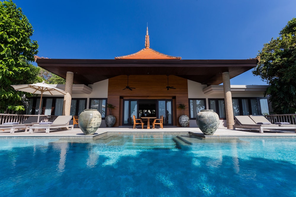 Private pool