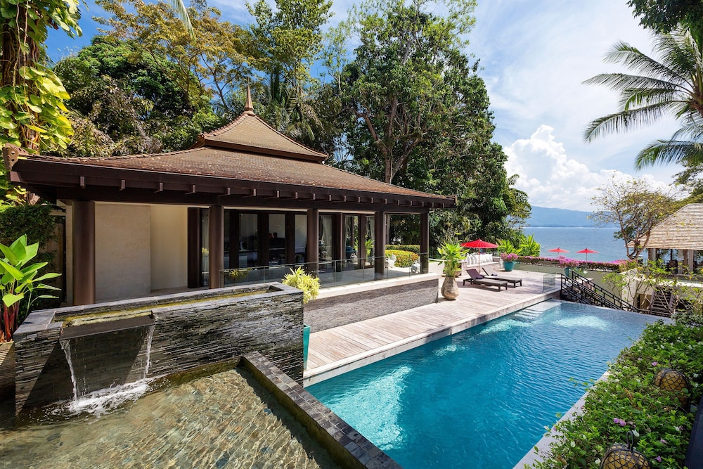 Private pool