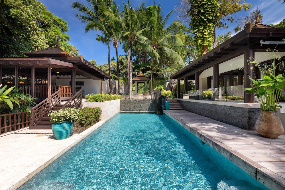 Private pool