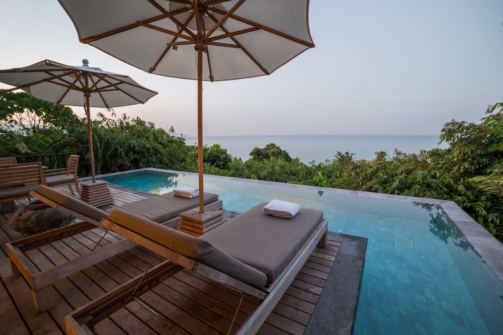 Beach/ocean view