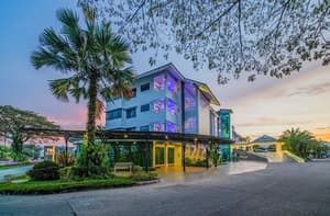 thumbnail: Exterior