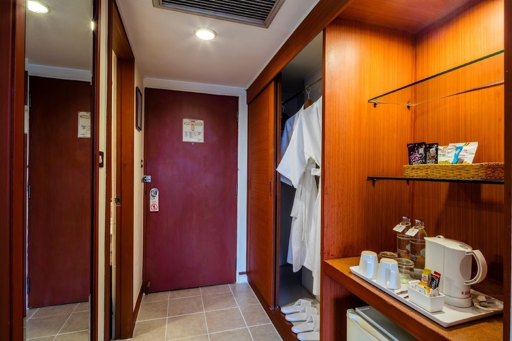 Room amenity