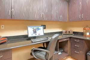 thumbnail: Business center