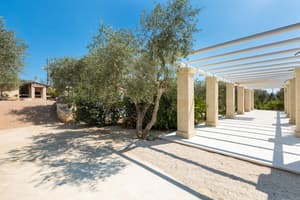 thumbnail: Property entrance