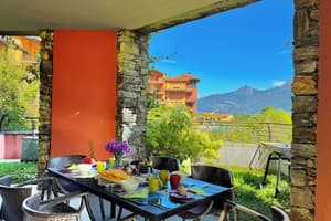 thumbnail: Outdoor dining