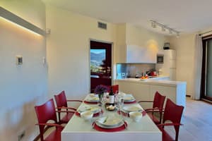 thumbnail: Dining