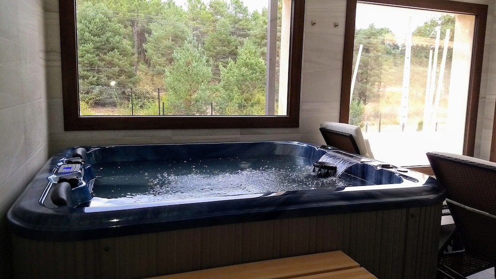 Indoor spa tub