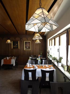 thumbnail: Restaurant