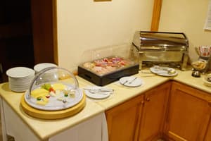 thumbnail: Breakfast area