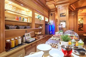thumbnail: Breakfast buffet