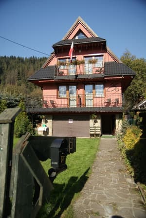 thumbnail: Front of property