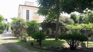 thumbnail: Property grounds