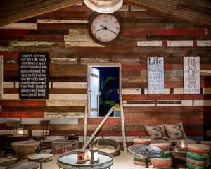 thumbnail: Bar (on property)