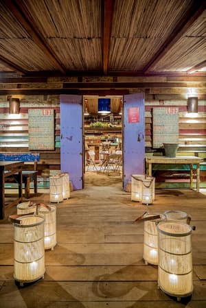 thumbnail: Bar (on property)