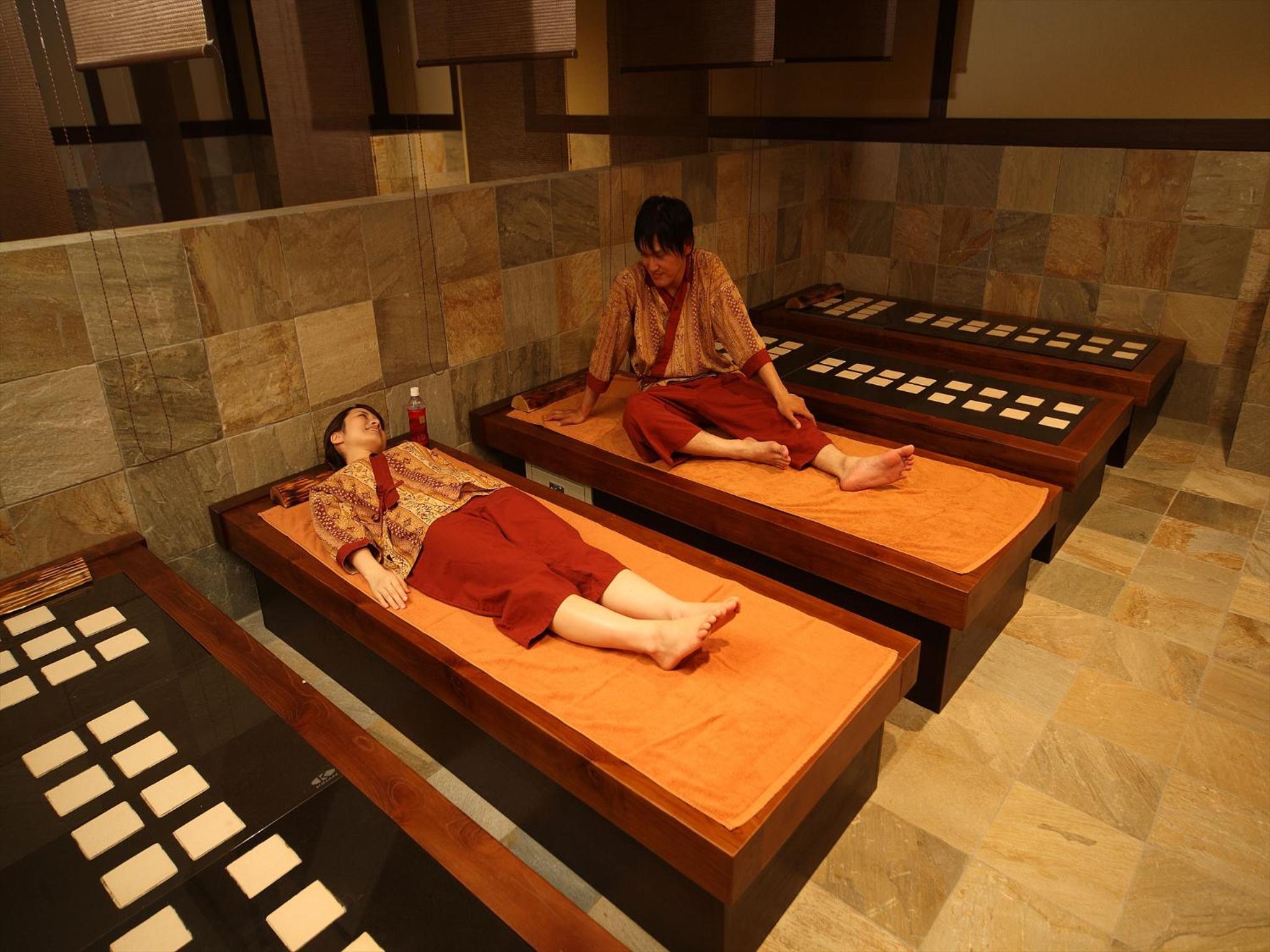 Swimming pool-spa